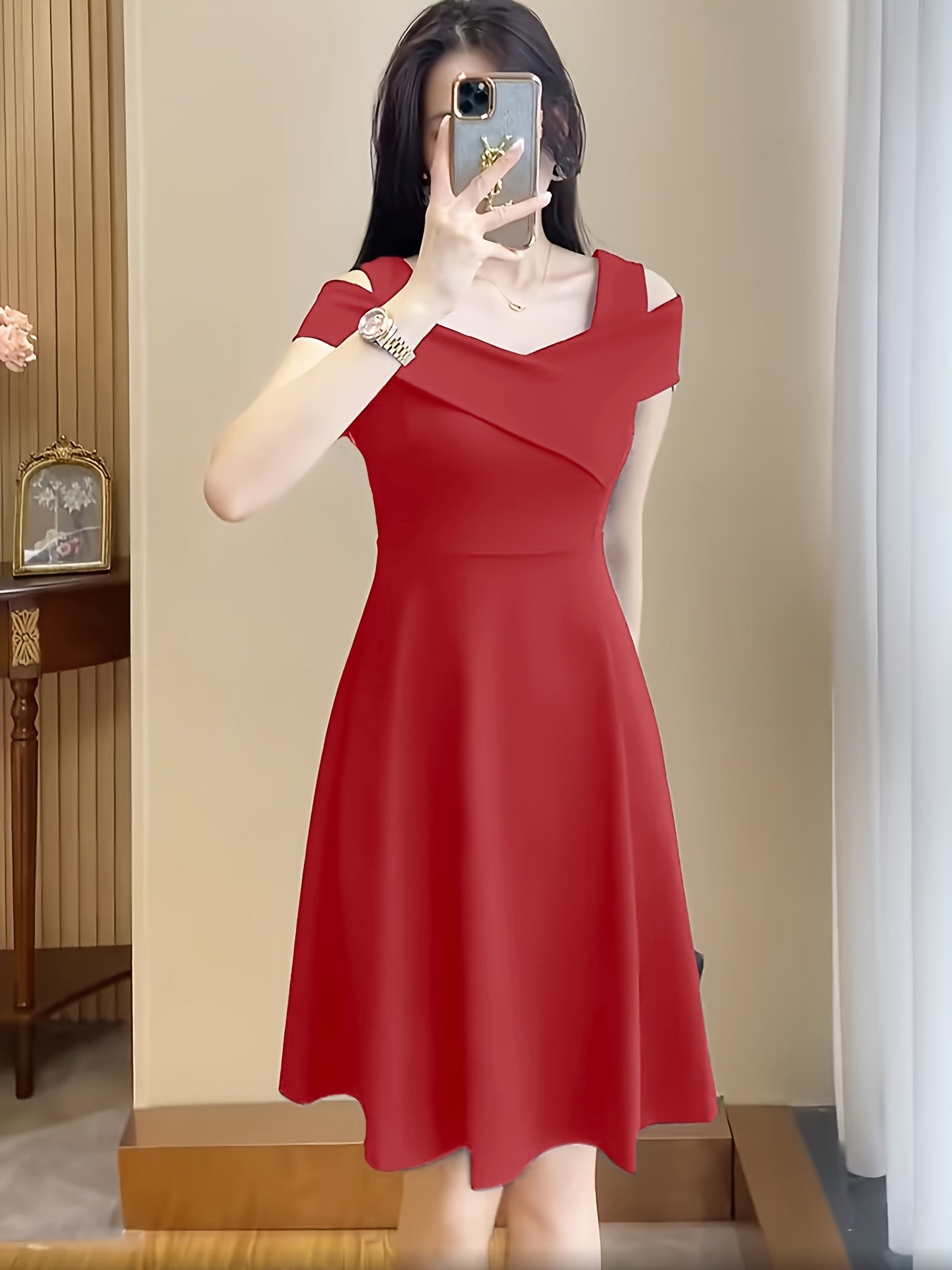 Damska Sukienka Plus Size z Odsłoniętymi Ramionami i Krzyżującymi się Ramiączkami